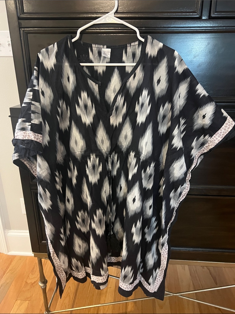 Black, White & Gray Print Women's bathing suit cover-up